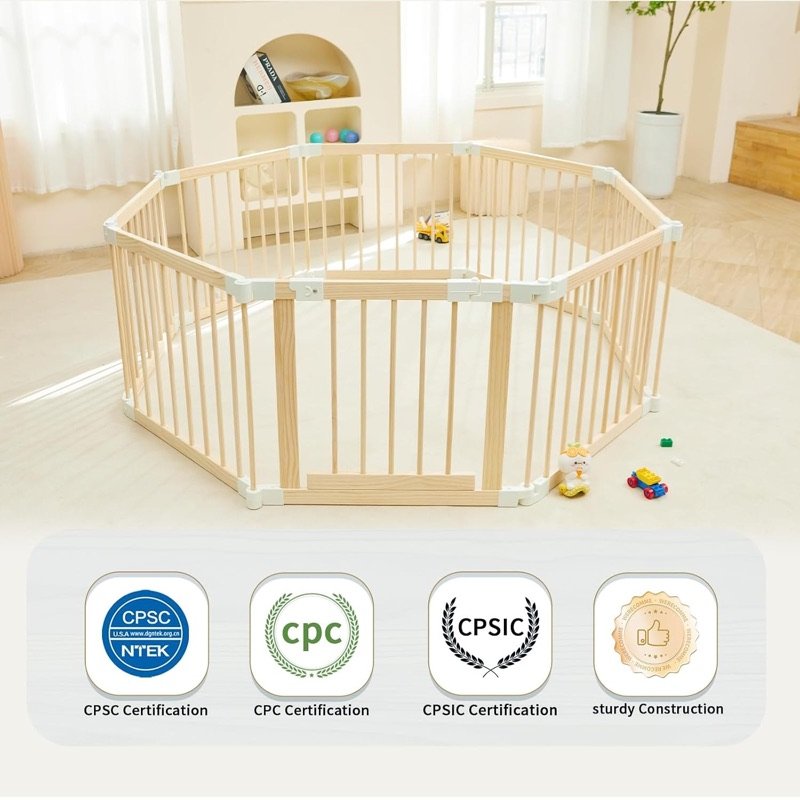 Front view of the HutoCada wooden playpen